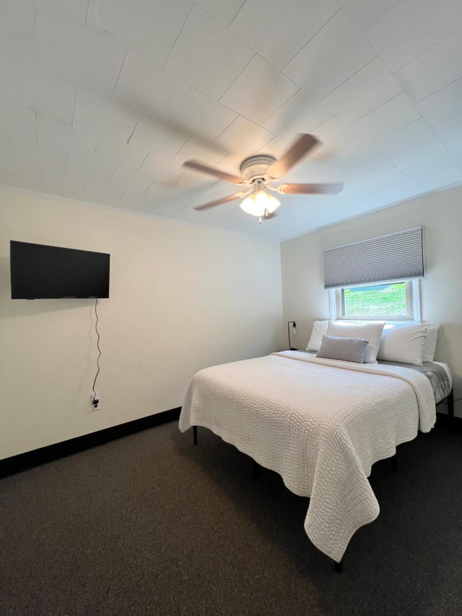 River City Inn Parsons Extérieur photo