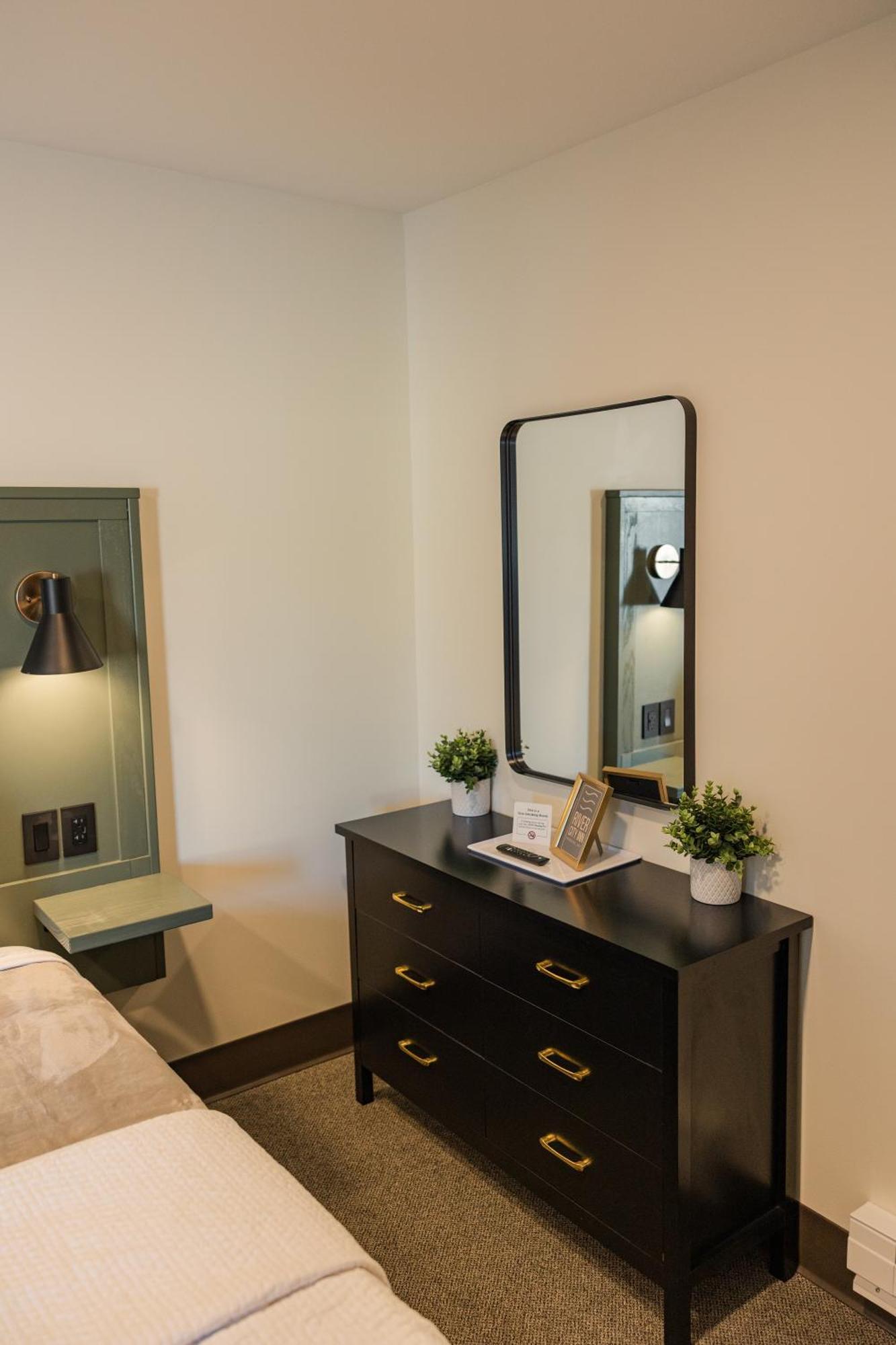 River City Inn Parsons Extérieur photo